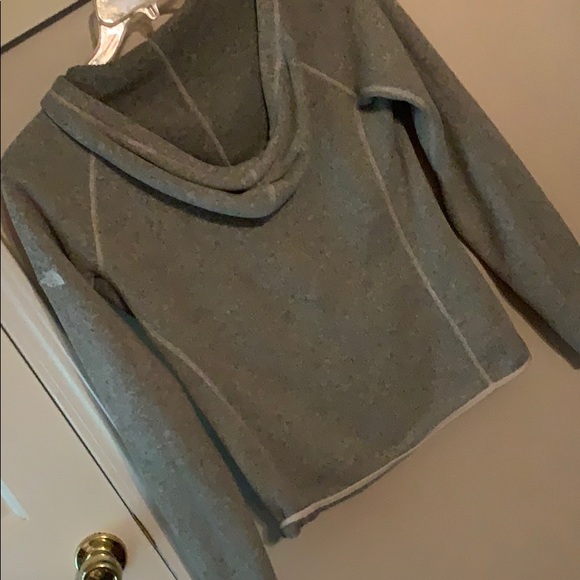 North face pull over - Picture 2 of 5
